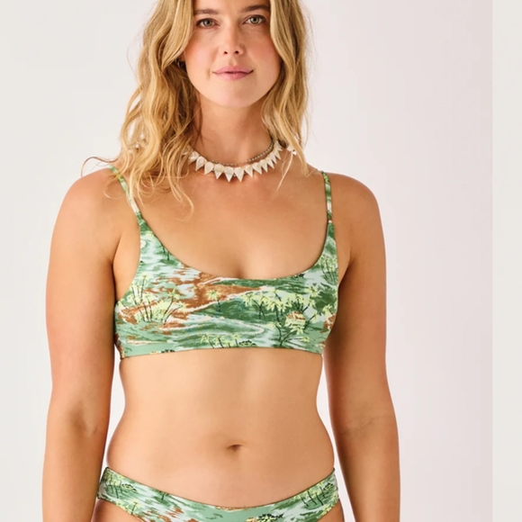 Carve Designs Other - Carve Designs Hula Print Escondido Swim Top